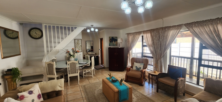 6 Bedroom Property for Sale in Dana Bay Western Cape